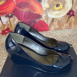 CL by Laundry leather wedges